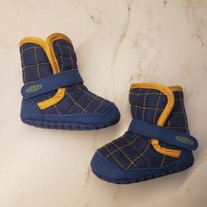 KEEN BABY BOOTS NWOT 6-12 MONTHS